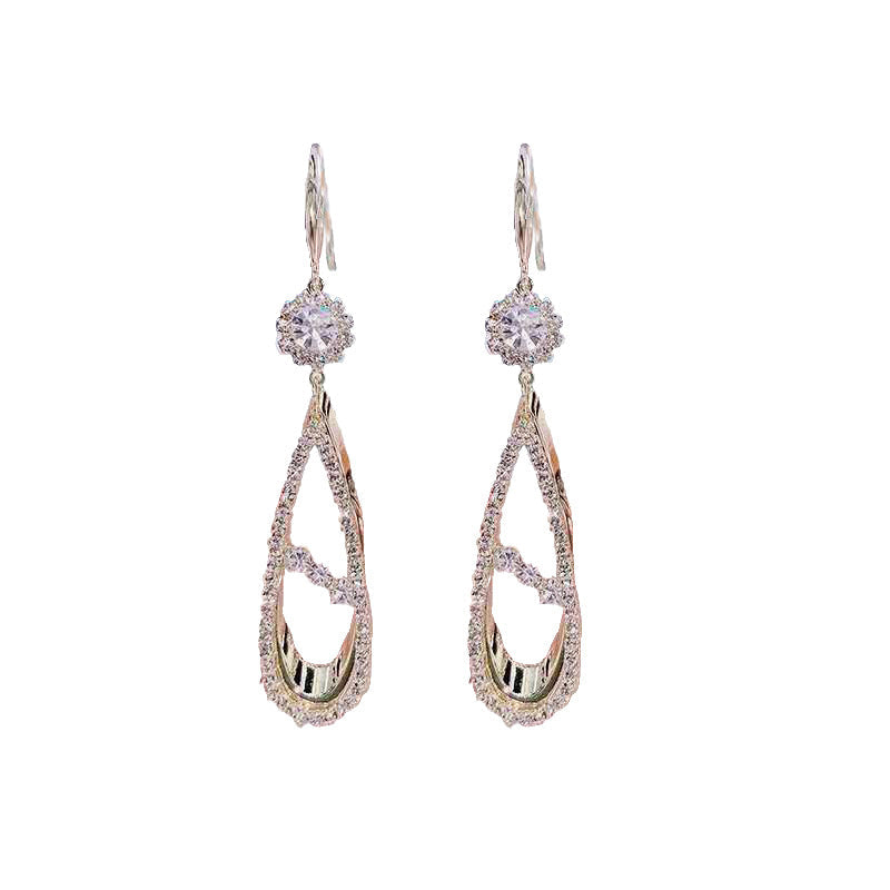 Luksuriøse Diamant Øreringer med Dråpe-Design