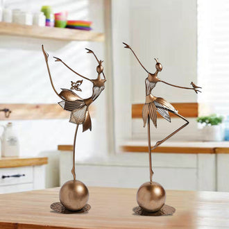 Sjarmerende dansende hagejente