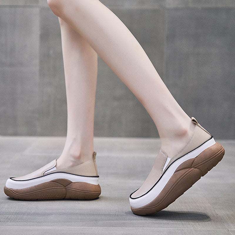 Slip-on sko på plattformen
