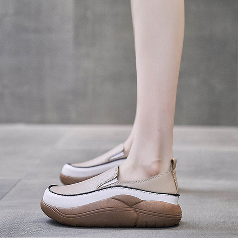 Slip-on sko på plattformen
