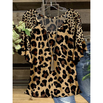 V-hals Kortermet T-skjorte med Leopardmønster