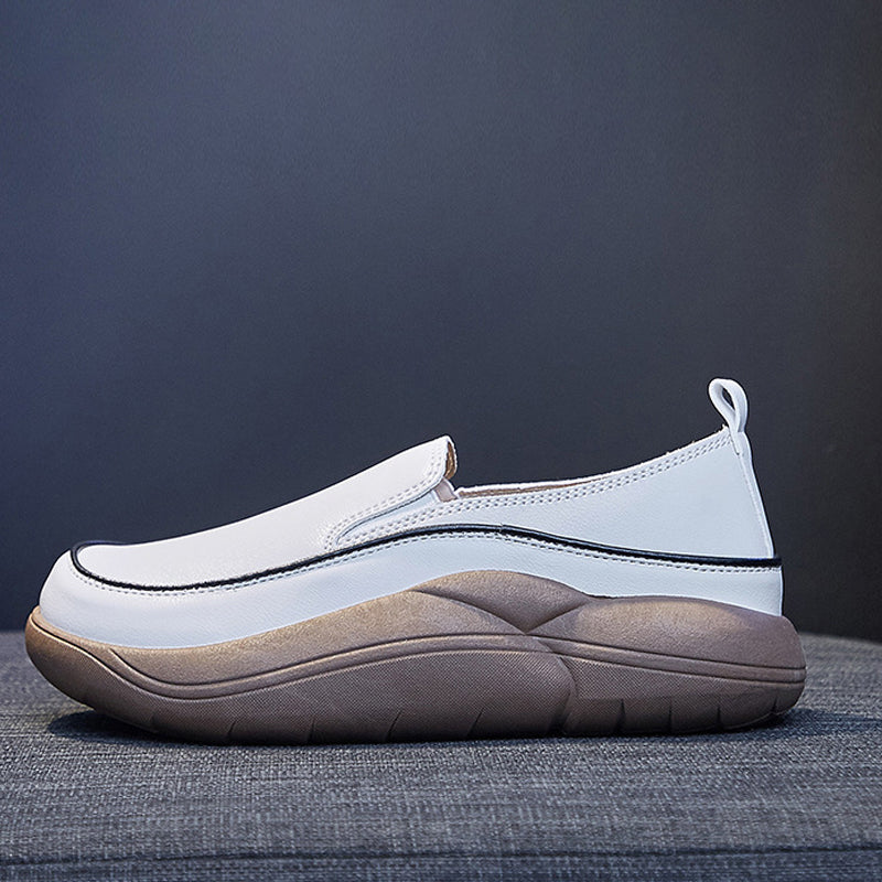 Slip-on sko på plattformen