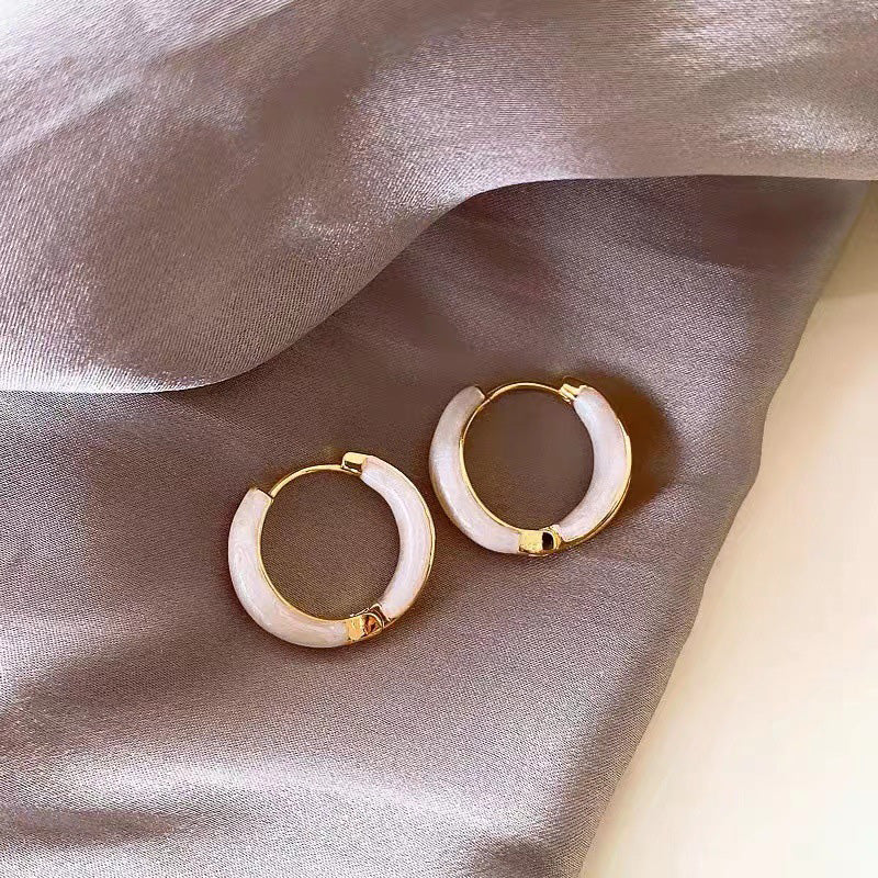 Elegante og fasjonable hoop-øredobber