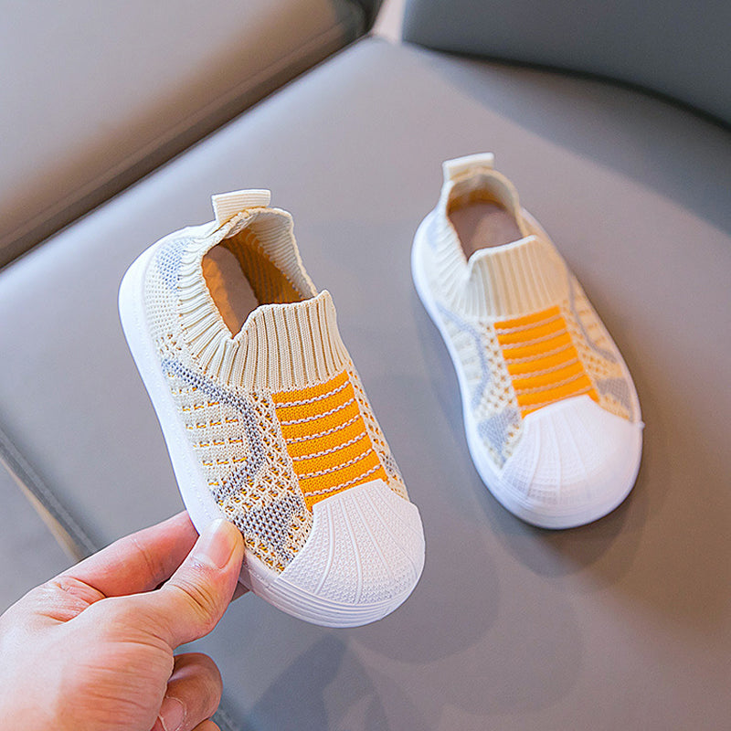 Slip-on joggesko for barn