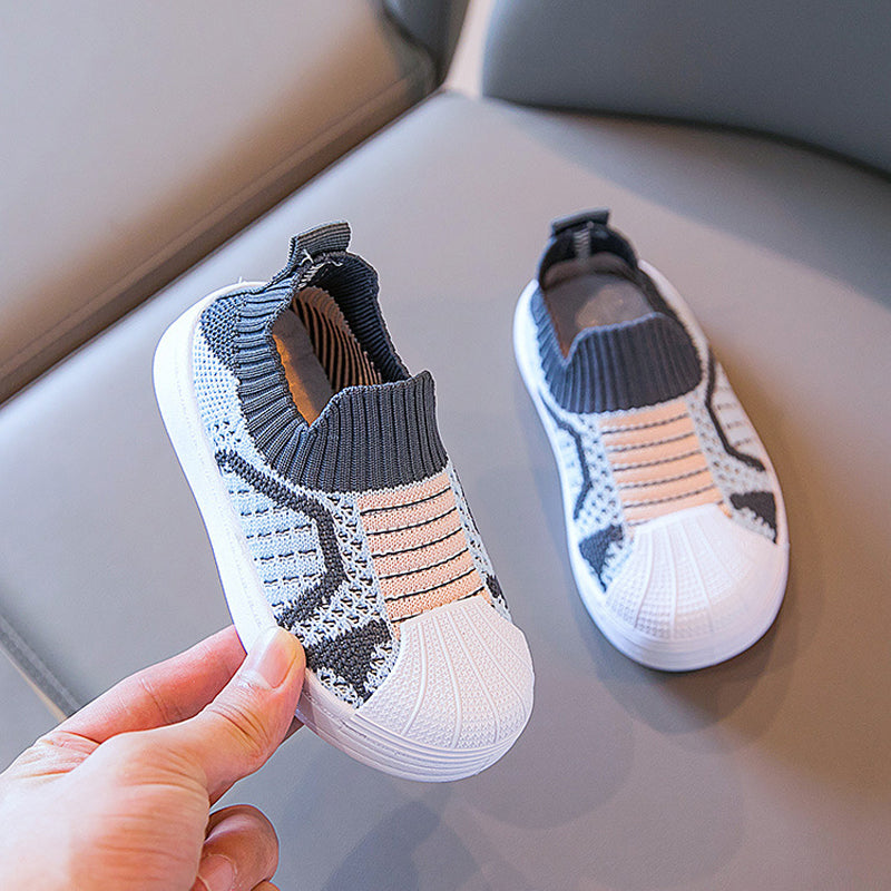 Slip-on joggesko for barn